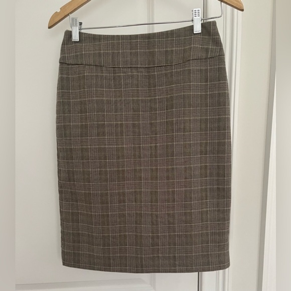 212 Collection plaid skirt Sz. 2 - Picture 1 of 6